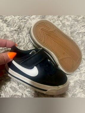 Nike Kids Black White and Gum Velcro Sneakers